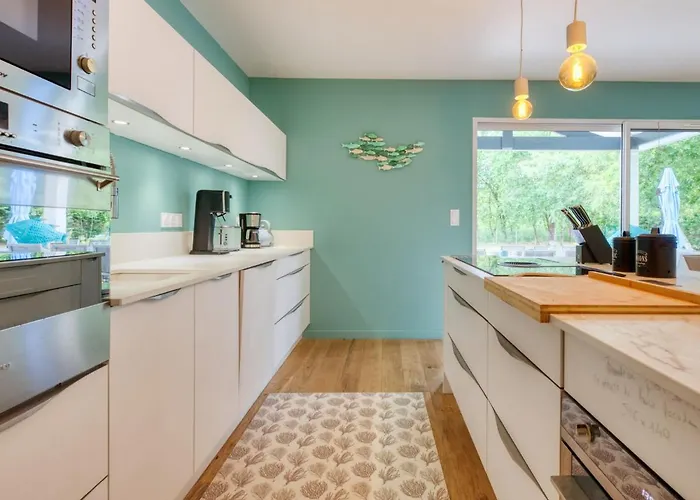 Petite Depee By Interhome Villa Grayan-et-l'Hopital