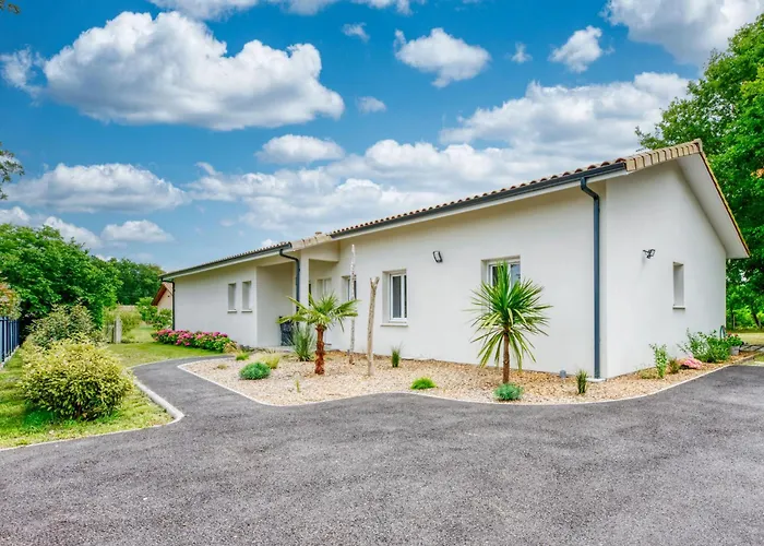 Petite Depee By Interhome Villa Grayan-et-l'Hopital